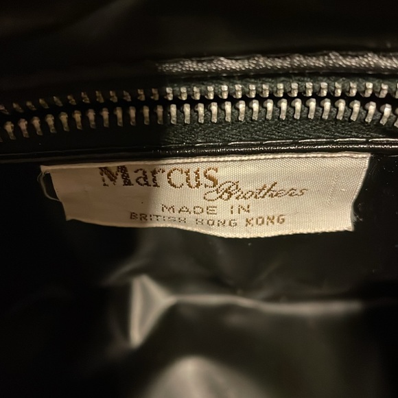 Vintage, black, lucite lid and handle, woven purse - Picture 3 of 5